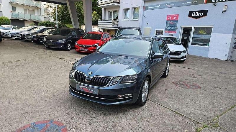 Grau Gebraucht 2019 Skoda Octavia Style Kombi | 16.990 € (Superpreis) - Bild 1/4