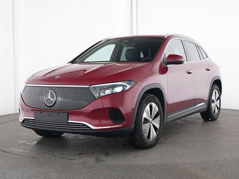 Gebraucht Mercedes EQA250+ Progressive 139 kW (190 PS) 2024 Rot SUV