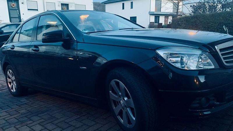Gebraucht Mercedes C180 156 PS (114 kW) 2008 Schwarz Limousine