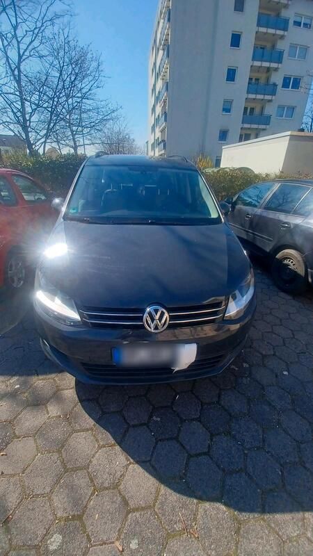 Grau Gebraucht 2010 VW Sharan Van / Kleinbus | 6.900 € (Teuer) - Bild 1/4