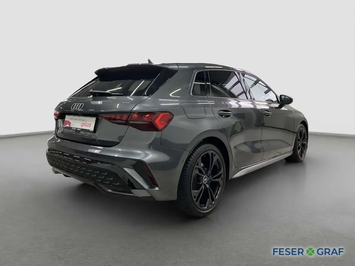Gebraucht Audi A3 S-Line 150 PS (110 kW) 2025 Daytonagrau perleffekt Limousine