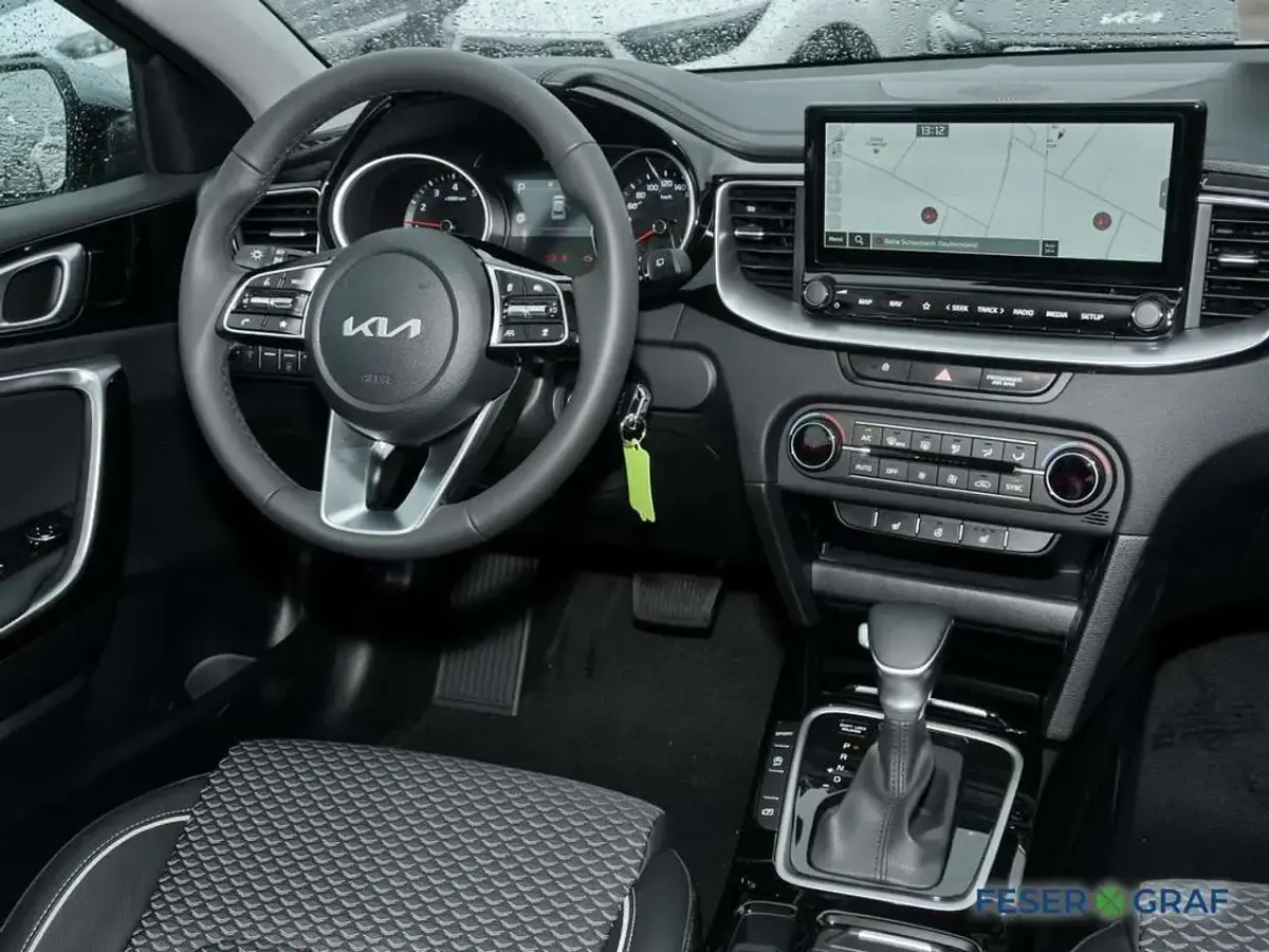Neu Kia XCeed Comfort 150 PS (110 kW) 2026 Lunarsilber metallic SUV
