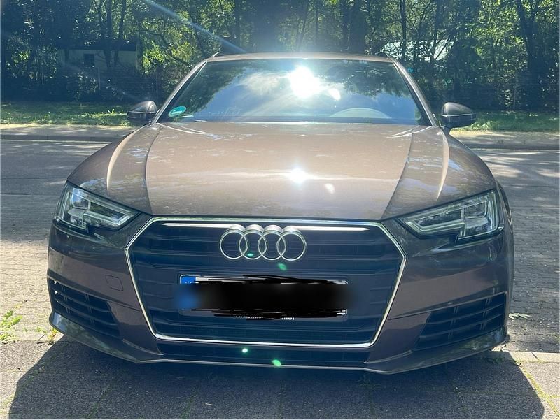 Braun Gebraucht 2019 Audi A4 Kombi | 15.900 € (Etwas zu teuer) - Bild 1/4