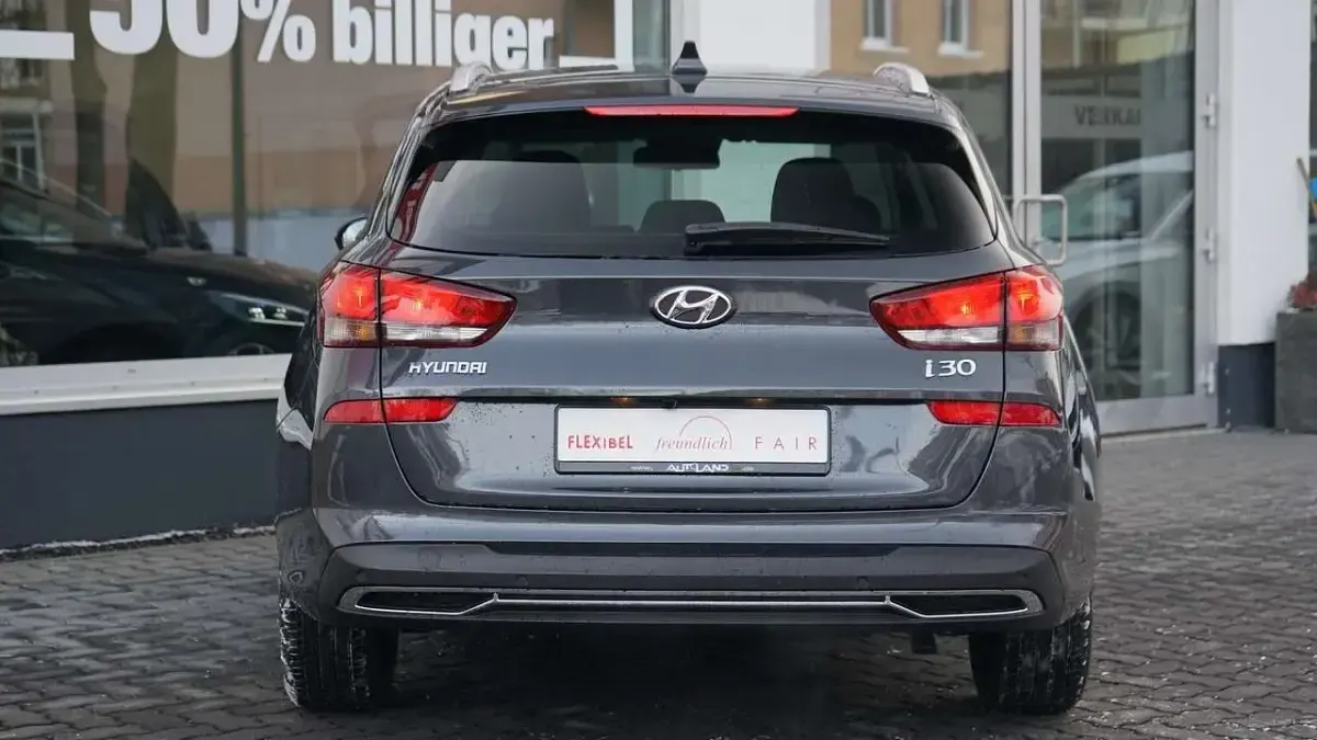 Gebraucht Hyundai i30 101 PS (74 kW) 2024 Grau Kombi