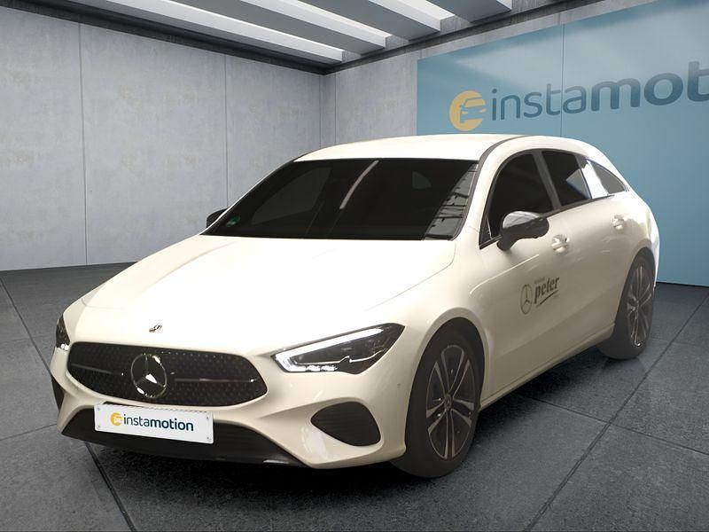 Weiß Gebraucht 2025 Mercedes CLA200 Limousine | 32.999 € (Fairer Preis) - Bild 1/4
