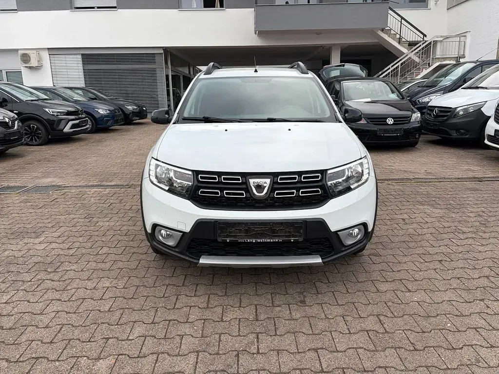 Gebraucht Dacia Sandero Celebration 90 PS (66 kW) 2018 Weiß SUV