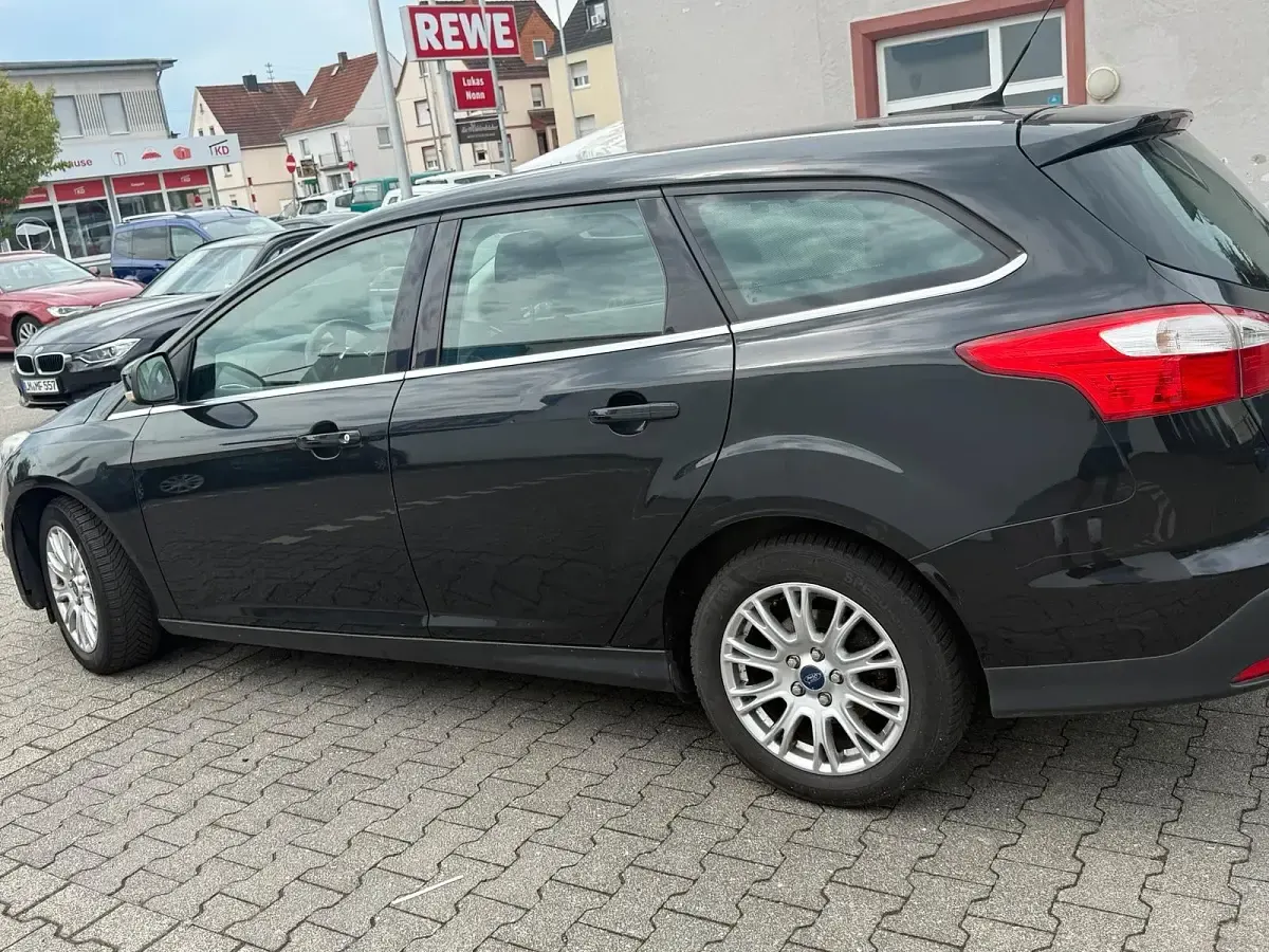 Gebraucht Ford Focus 150 PS (110 kW) 2012 Schwarz Kombi