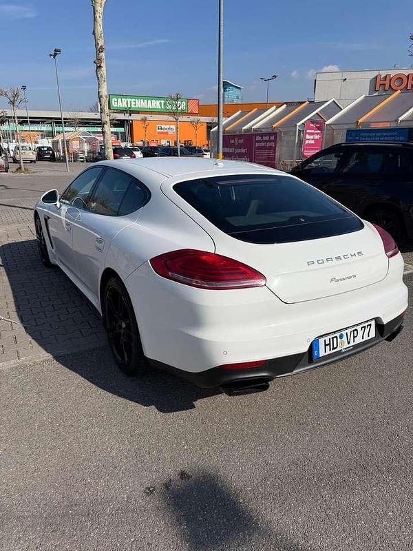 Gebraucht Porsche Panamera 310 PS (228 kW) 2016 Weiß Kleinwagen