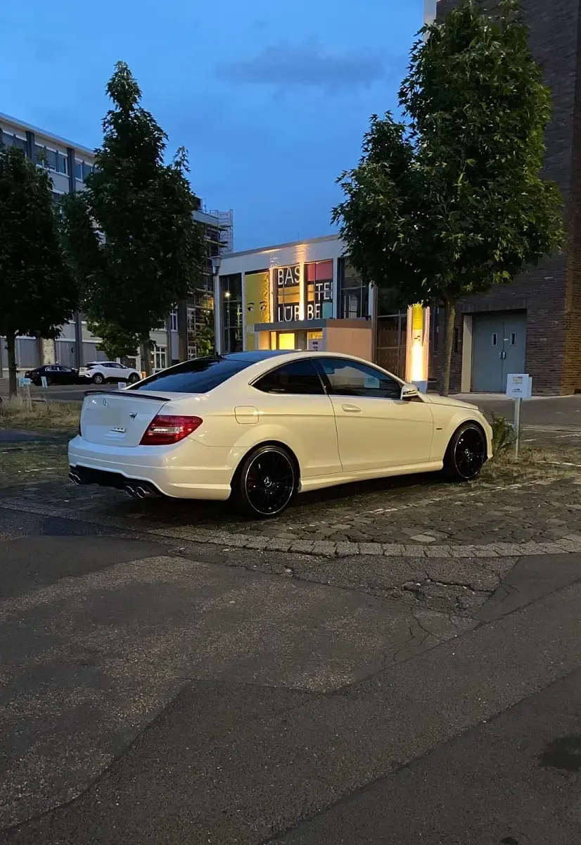 Gebraucht Mercedes C350 AMG 306 PS (225 kW) 2011 Weiß Coupé