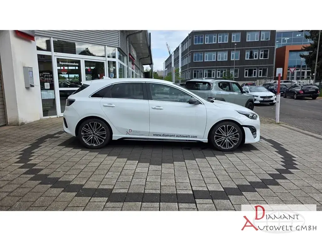 Gebraucht Kia Ceed GT GT-Line 140 PS (102 kW) 2026 Weiß Limousine
