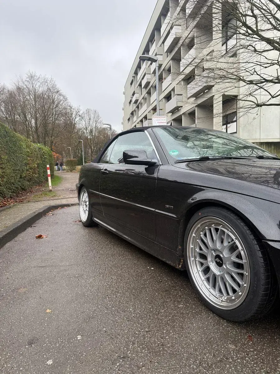Gebraucht BMW 330 Cabriolet Performance 231 PS (169 kW) 2000 Schwarz Cabrio