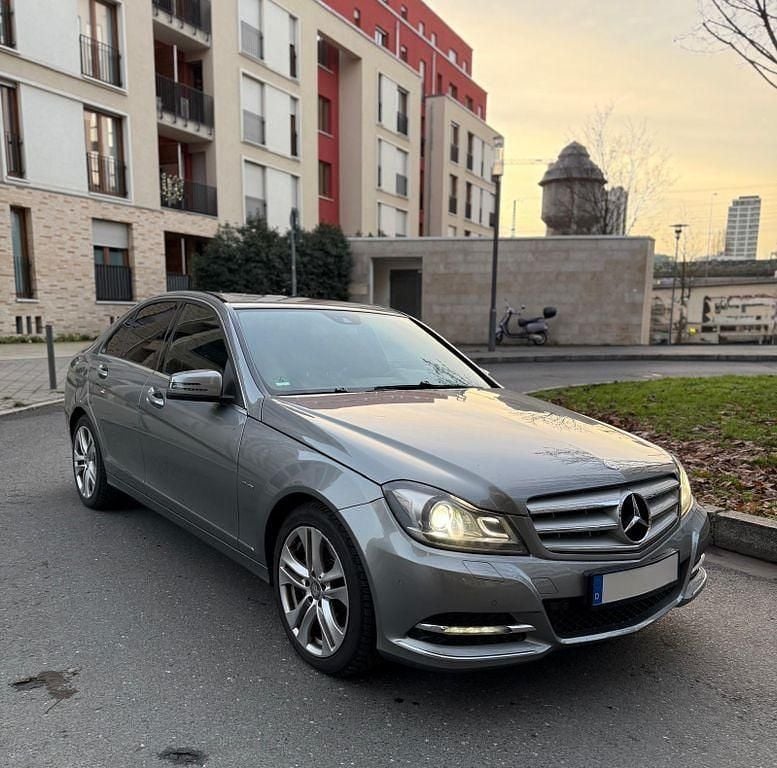 Grau Gebraucht 2012 Mercedes C350 Avantgarde Limousine | 9.499 € (Guter Preis) - Bild 1/4