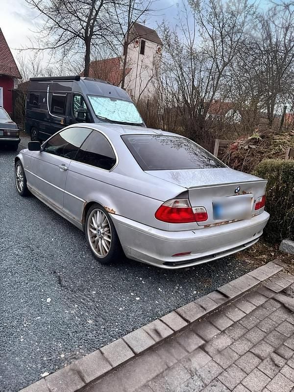 Gebraucht BMW 320 150 PS (110 kW) 2000 Silber Coupé