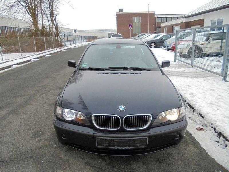 Gebraucht BMW 320 150 PS (110 kW) 2004 Blau Limousine