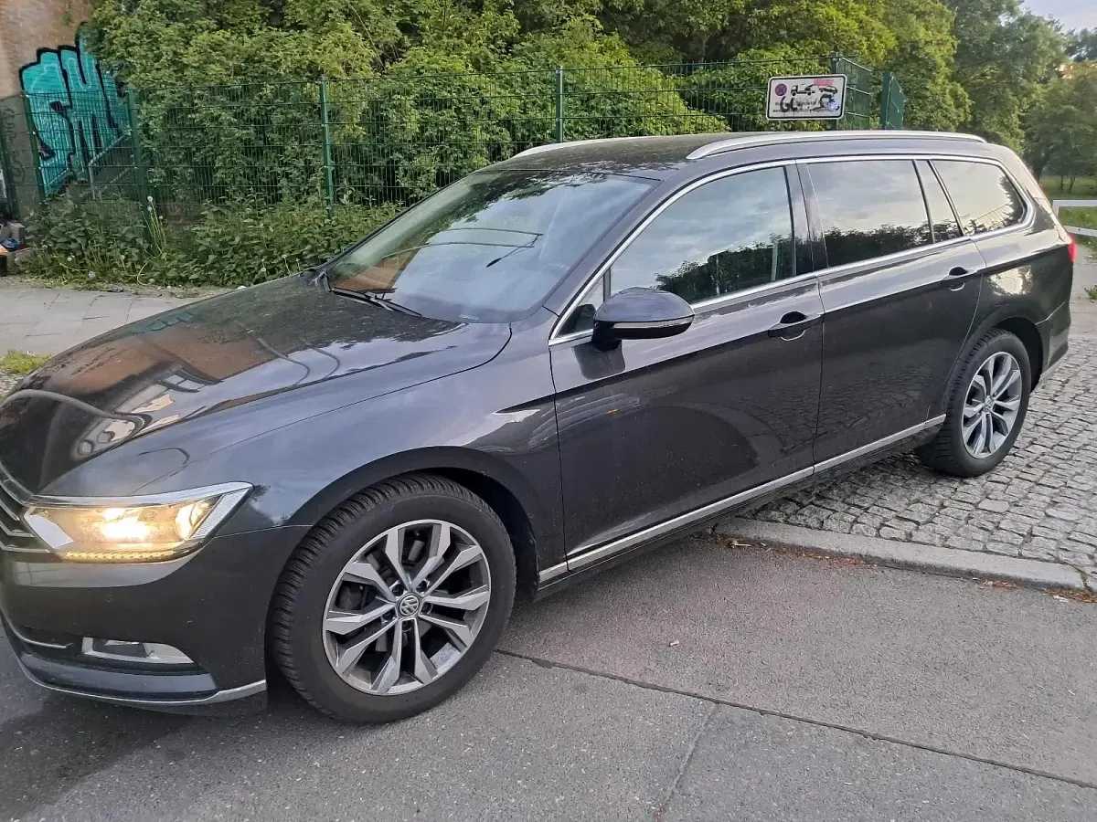 Gebraucht VW Passat 150 PS (110 kW) 2018 Grau Kombi