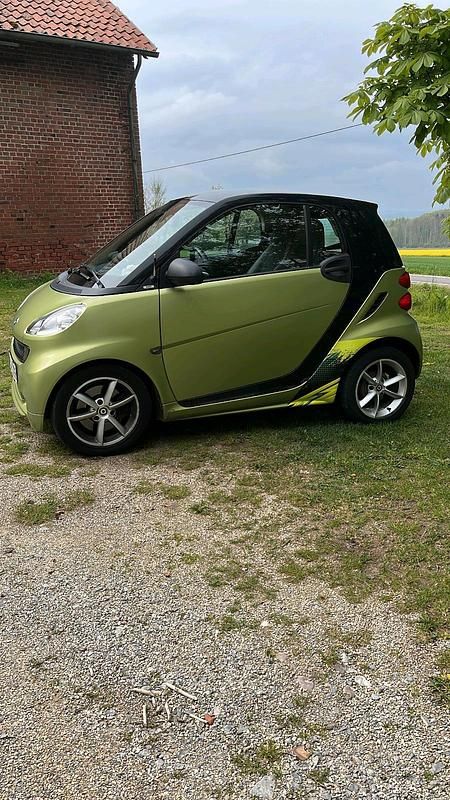 Grün Gebraucht 2011 Smart ForTwo Coupé Kleinwagen | 4.500 € (Guter Preis) - Bild 1/1