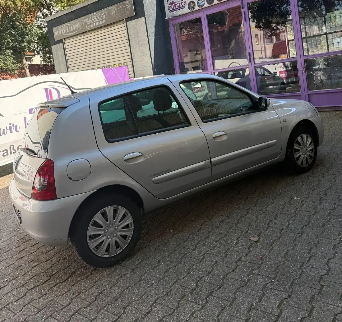 Gebraucht Renault Clio II Campus 58 PS (42 kW) 2009 Silber Limousine