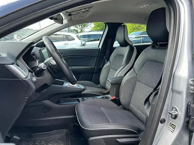 Gebraucht Renault Captur 140 PS (102 kW) 2021 Silber silber SUV