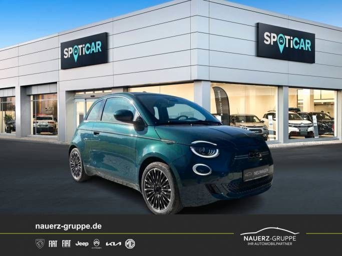 Grün Gebraucht 2023 Fiat 500e La Prima Kleinwagen | 24.990 € (Teuer) - Bild 1/4