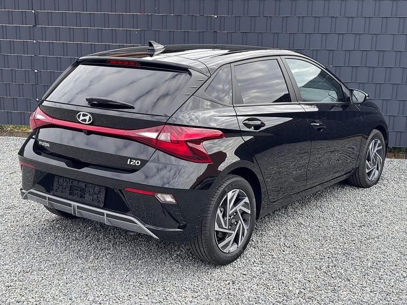 Neu Hyundai i20 90 PS (66 kW) 2026 Phantom black Kleinwagen