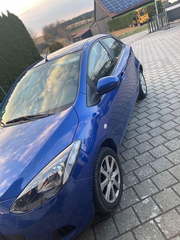 Gebraucht Mazda 2 Independence 90 PS (66 kW) 2009 Blau Kleinwagen