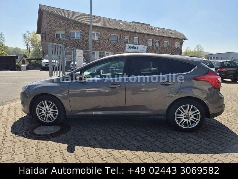 Occasion Ford Focus Titanium 125 ch (91 kW) 2014 Marron Berline