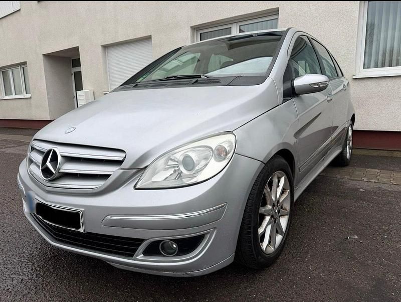Gebraucht Mercedes B200 103 PS (75 kW) 2007 Silber Van / Kleinbus