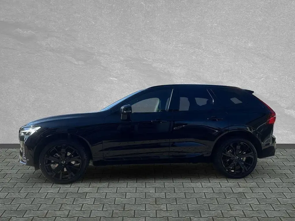 Neu Volvo XC60 Plus 250 PS (183 kW) 2026 Schwarz SUV