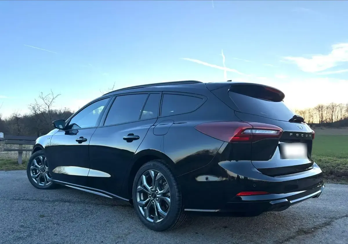 Gebraucht Ford Focus ST-Line 125 PS (91 kW) 2024 Schwarz Kombi