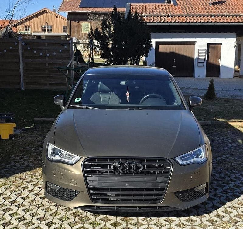 Gebraucht Audi A3 S-Line 150 PS (110 kW) 2014 Blau Limousine