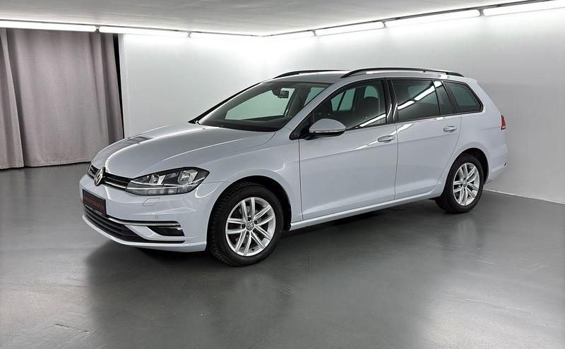 Silber Gebraucht 2017 VW Golf VII Kombi | 15.700 € (Fairer Preis) - Bild 1/4