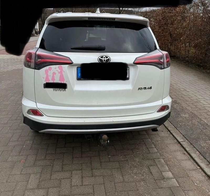 Gebraucht Toyota RAV4 143 PS (105 kW) 2016 Weiß SUV