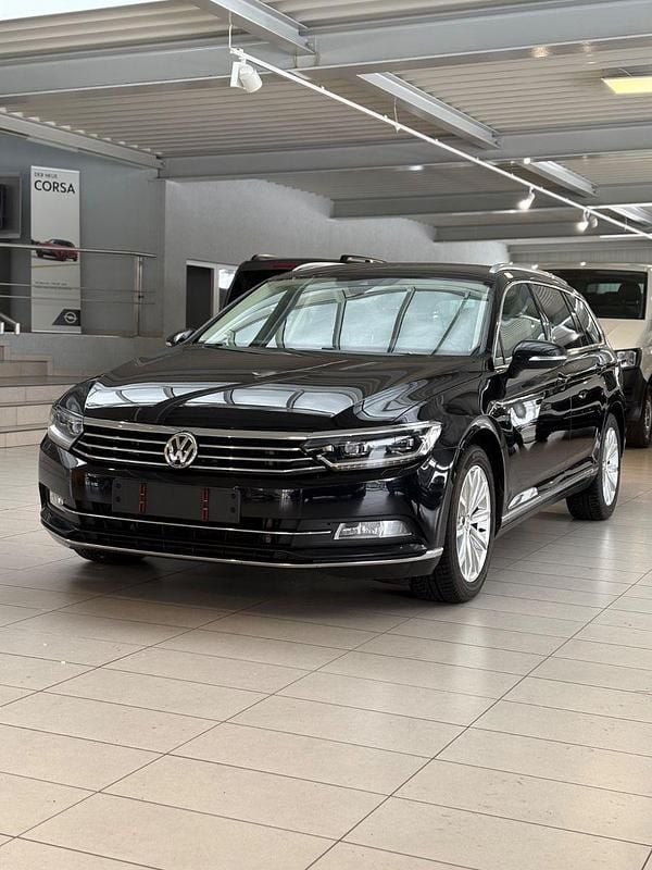Schwarz Gebraucht 2018 VW Passat Highline Kombi | 15.100 € (Guter Preis) - Bild 1/4