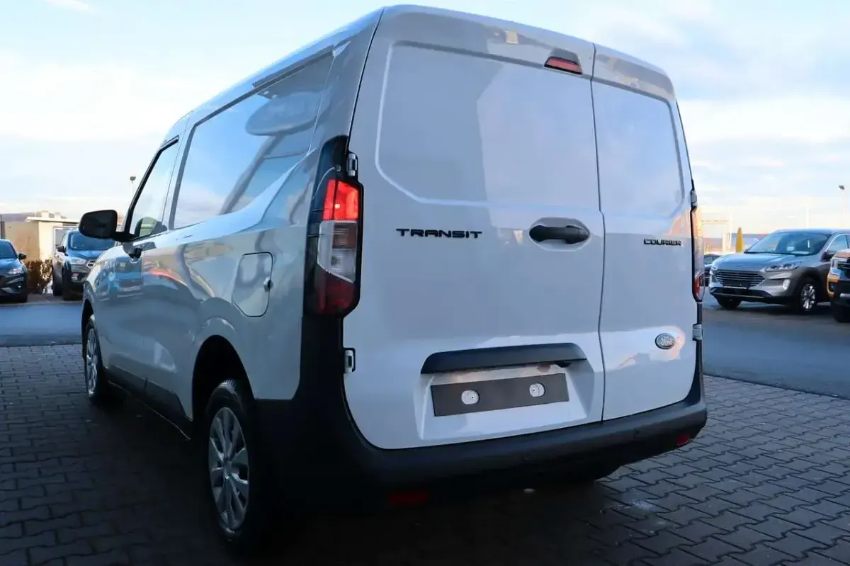 Neu Ford Courier Trend 101 PS (74 kW) 2026 Frozen white Van / Kleinbus