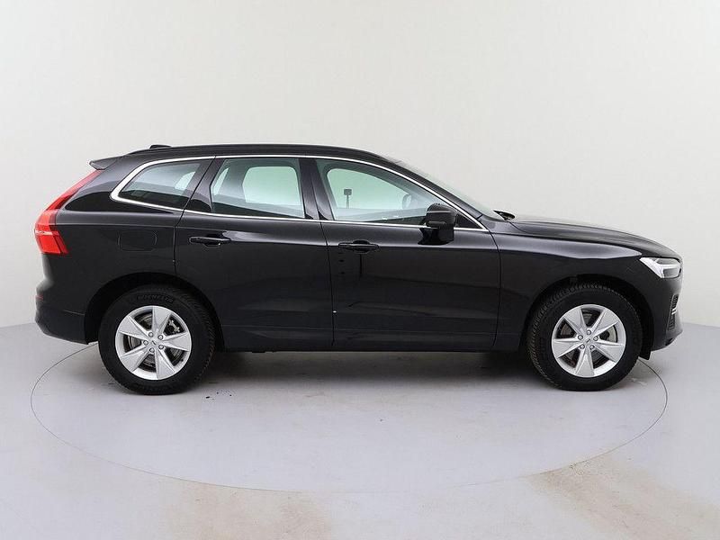 Gebraucht Volvo XC60 Core 197 PS (144 kW) 2023 Onyx schwarz SUV