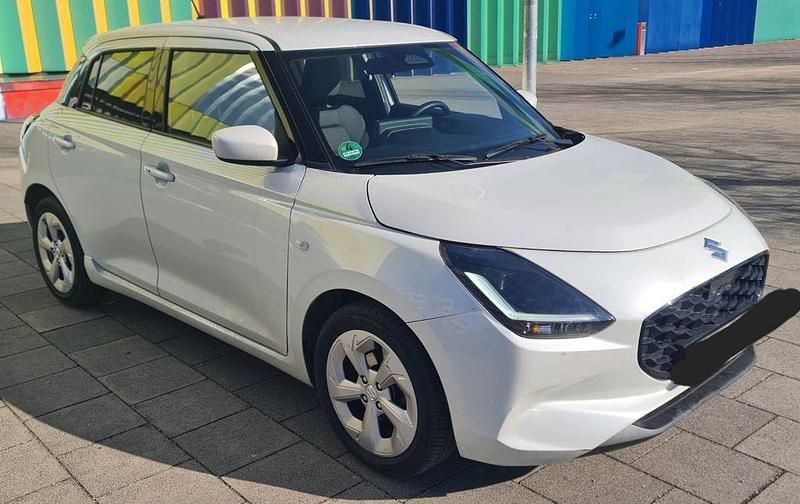 Gebraucht Suzuki Swift Comfort+ 83 PS (61 kW) 2024 Weiß Kleinwagen