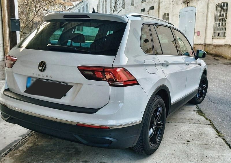 Gebraucht VW Tiguan Active 150 PS (110 kW) 2022 Schwarz SUV