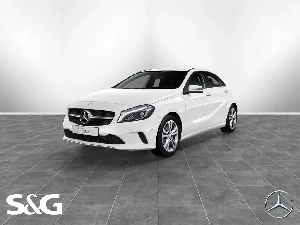 Gebraucht Mercedes A160 Urban 102 PS (75 kW) 2016 Kleinwagen