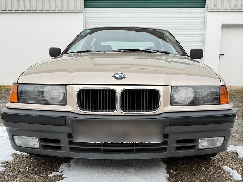 Gebraucht BMW 316 100 PS (73 kW) 1992 Beige Limousine