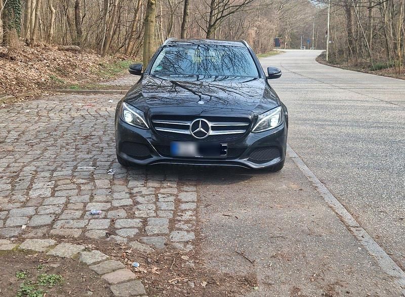 Gebraucht Mercedes C220 170 PS (125 kW) 2016 Schwarz Kombi