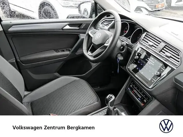 Gebraucht VW Tiguan Active 150 PS (110 kW) 2022 Schwarz SUV