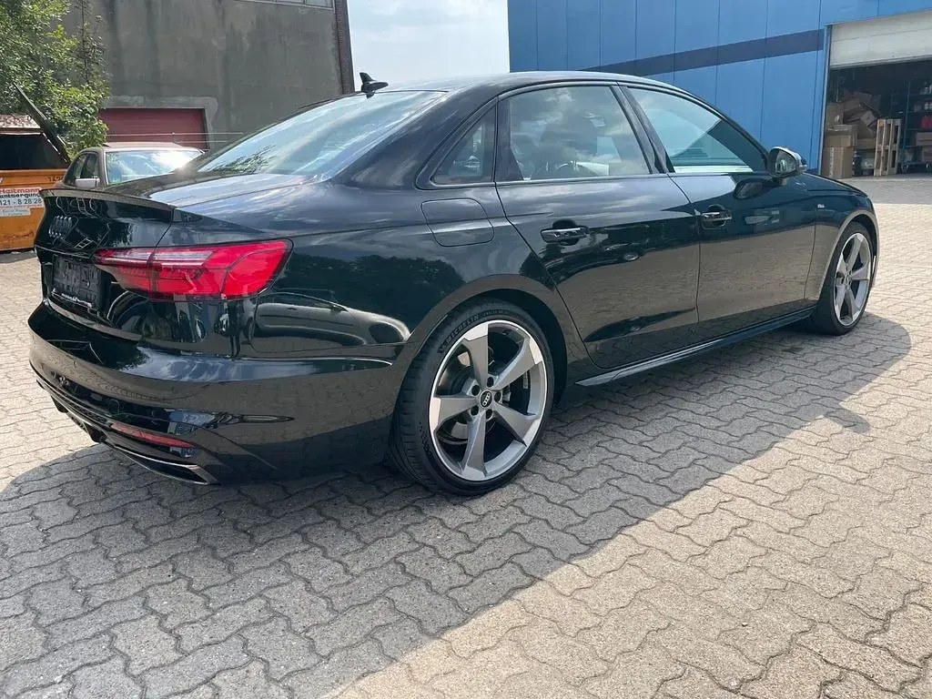 Gebraucht Audi A4 S-Line 136 PS (100 kW) 2024 Schwarz Limousine