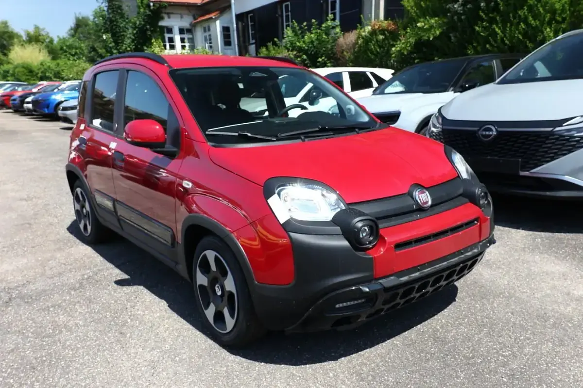 Neu Fiat Panda Cross Cross 65 PS (47 kW) 2026 Passione rot Kleinwagen
