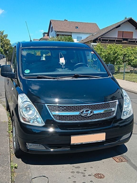 Schwarz Gebraucht 2009 Hyundai H-1 Van / Kleinbus | 9.250 € (Guter Preis) - Bild 1/4