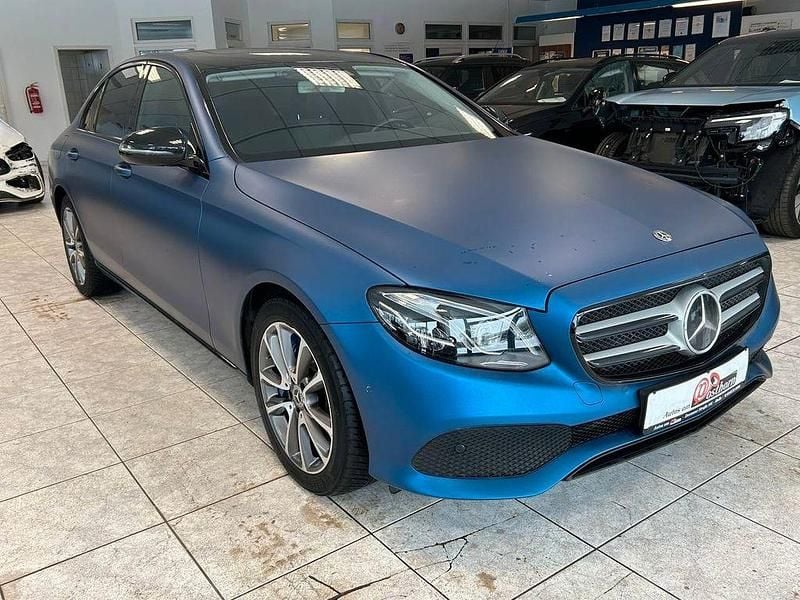 Gebraucht Mercedes E350 Avantgarde 258 PS (189 kW) 2017 Blau Limousine