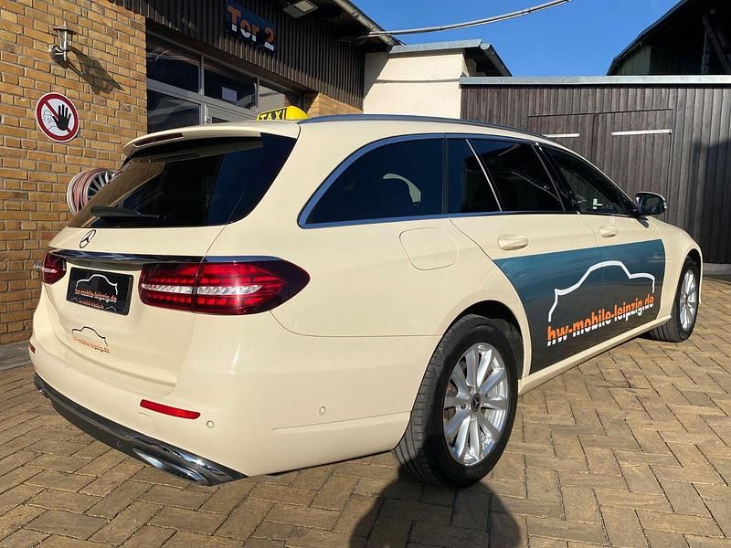 Gebraucht Mercedes E200 Avantgarde 160 PS (117 kW) 2022 False Kombi