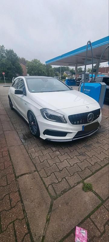 Weiß Gebraucht 2014 Mercedes A45 AMG AMG Limousine | 23.300 € (Fairer Preis) - Bild 1/4