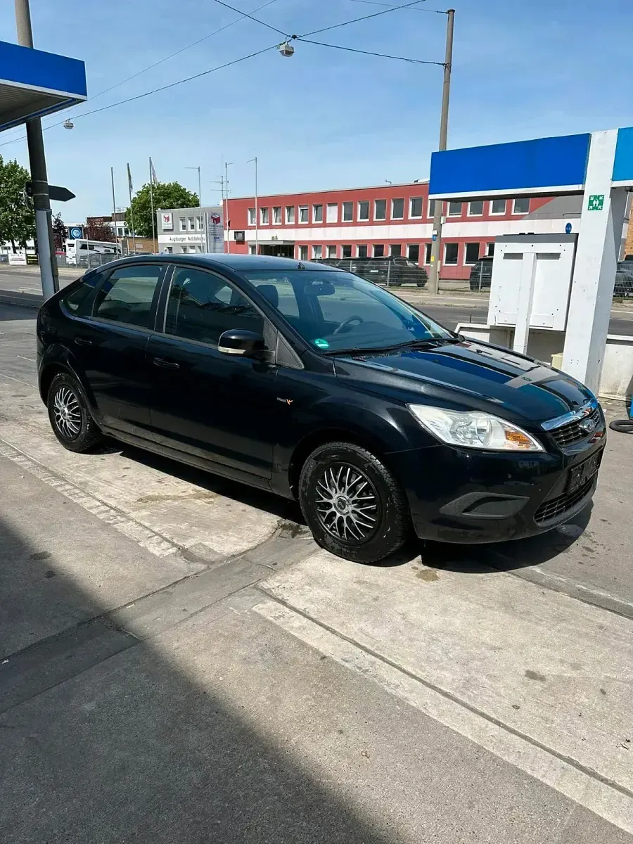 Usado Ford Focus 101 CV (74 kW) 2010 Negro Berlina