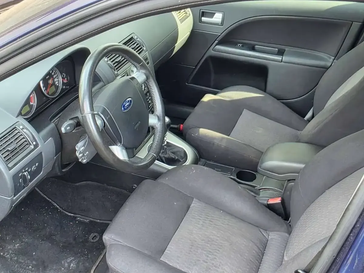 Gebraucht Ford Mondeo Ambiente 125 PS (91 kW) 2002 Blau Kombi