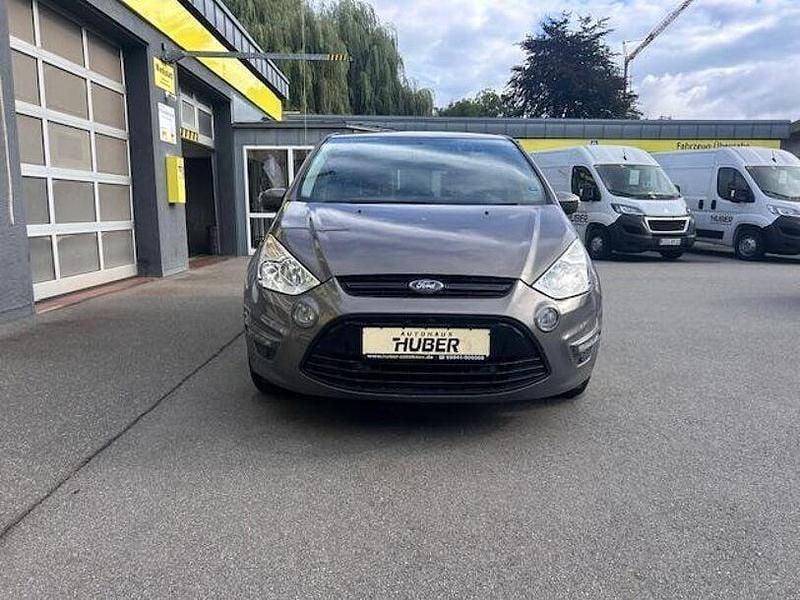 Braun Gebraucht 2014 Ford S-MAX S Van / Kleinbus | 8.887 € (Superpreis) - Bild 1/4